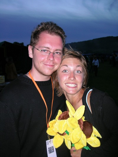 Thebourdon et Claire (responsable des artistes)