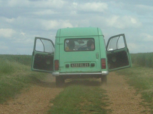 voiture de gauthier.JPG