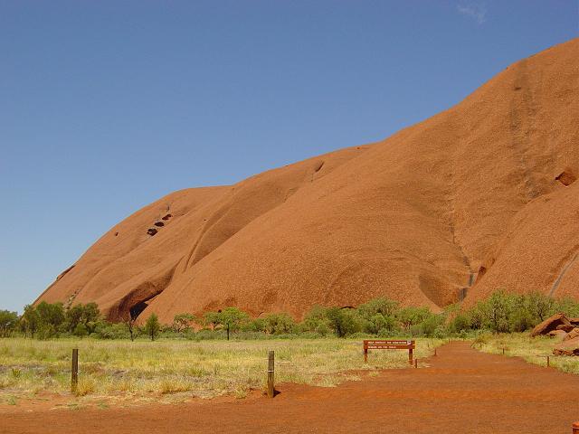 Uluru.JPG