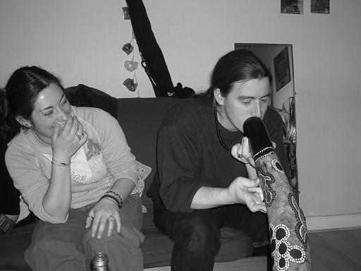 c'est pas sympa, Luciole, de se moquer de la façon de jouer de Lich. Il fait ce qu'il peut tu sais! Non vraiment!!