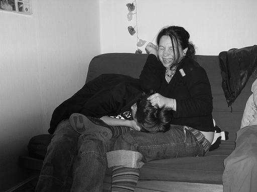 Et ça fini un peu... euh... comment dire... euh...<br /><br />Et c'est encore Daude qui fait des machins chouettes étranges!!! <br /><br />Hum hum!