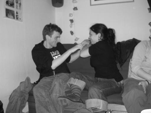 Alors ça se bastonne la gueule chez moi! On ne sait même pas pourquoi!