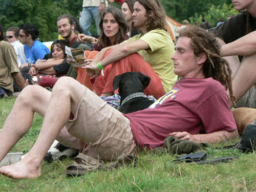 Octave, notre boulanger du festival, fatigué là.....jpg