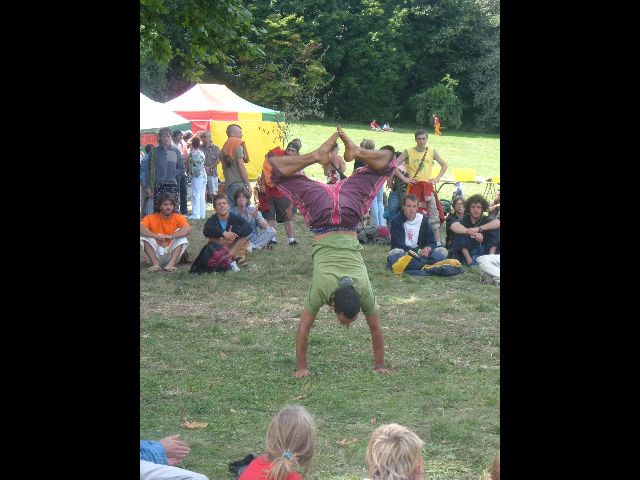 un gars qui a fait un superbe spectacle, très drôle en plus!